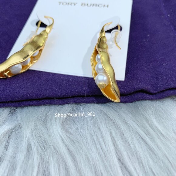 Tory Burch Peapod Pearl Statement Earrings in 18k Gold - Picture 2 of 5